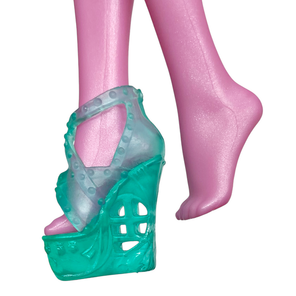 Monster High Twyla Boogeyman Electrified Monstrous Hair Ghouls Doll Replacement Right Shoe