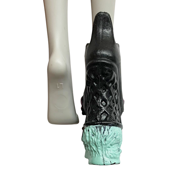 Monster High Sweet Screams Abbey Bominable Doll Replacement Right Shoe