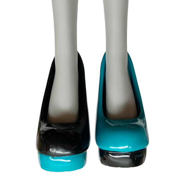 Monster High Frankie Stein Ghoul Spirit Doll Replacement Black & Blue Shoes