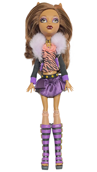 Monster High 1st Wave Original Clawdeen Wolf Doll With Outfit, Pet, Diary, & Stand Set