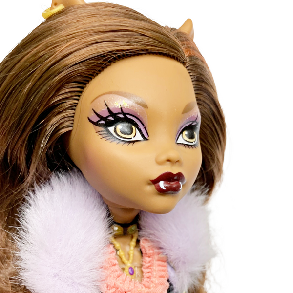 Monster High 1st Wave Original Clawdeen Wolf Doll With Outfit, Pet, Diary, & Stand Set