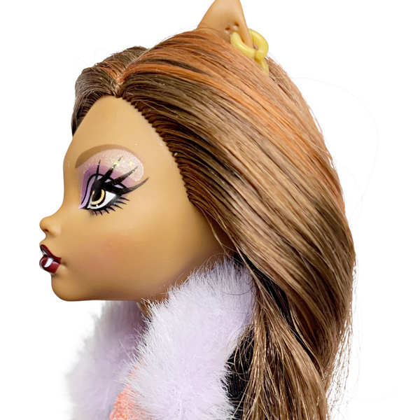 Monster High 1st Wave Original Clawdeen Wolf Doll With Outfit, Pet, Diary, & Stand Set