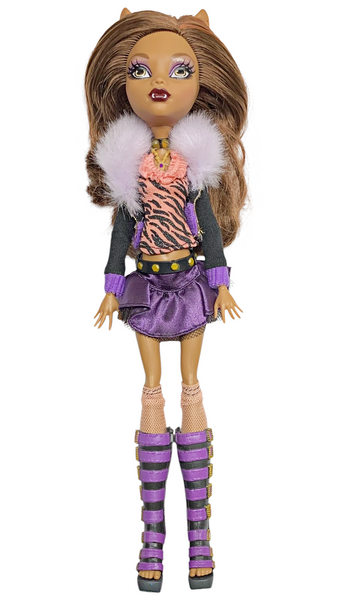 Monster High 1st Wave Original Clawdeen Wolf Doll With Outfit, Pet, Diary, & Stand Set