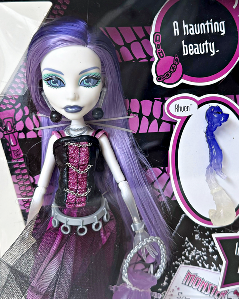 Monster High 1st Wave Original Release Spectra Vondergeist Doll (V7962)