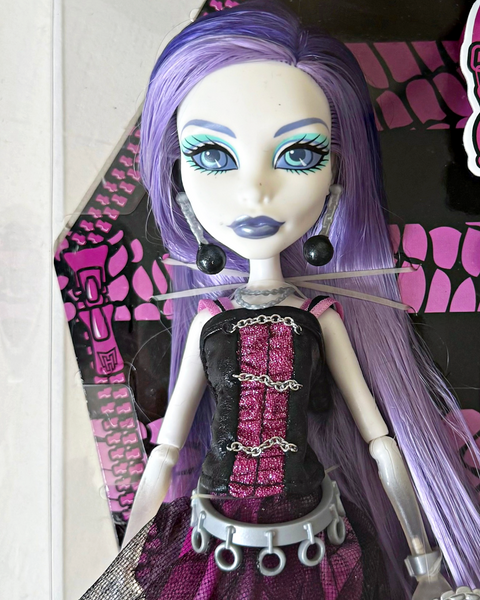 Monster High 1st Wave Original Release Spectra Vondergeist Doll (V7962)