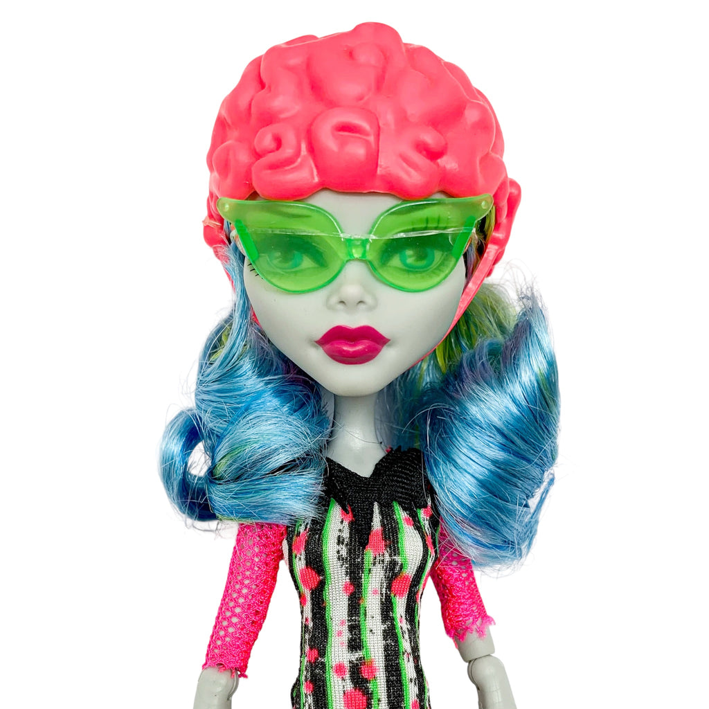 Monster High Ghoulia Yelps Roller Maze Doll With Outfit – The