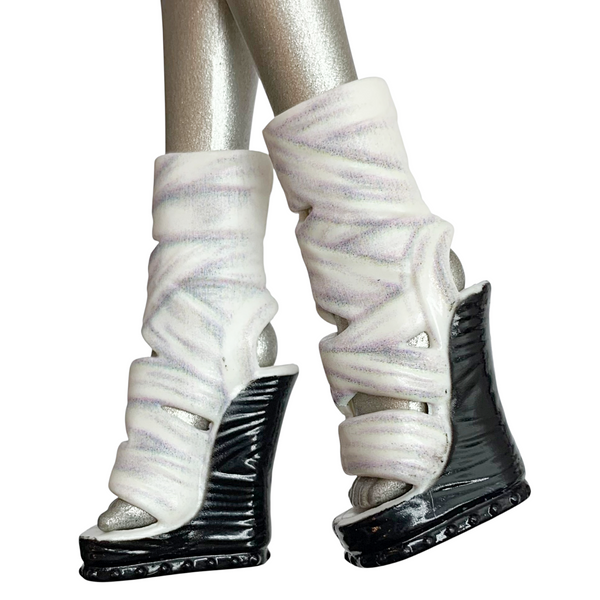 Monster High Cleo De Nile Reel Drama Doll Replacement White & Silver Gray Shoes