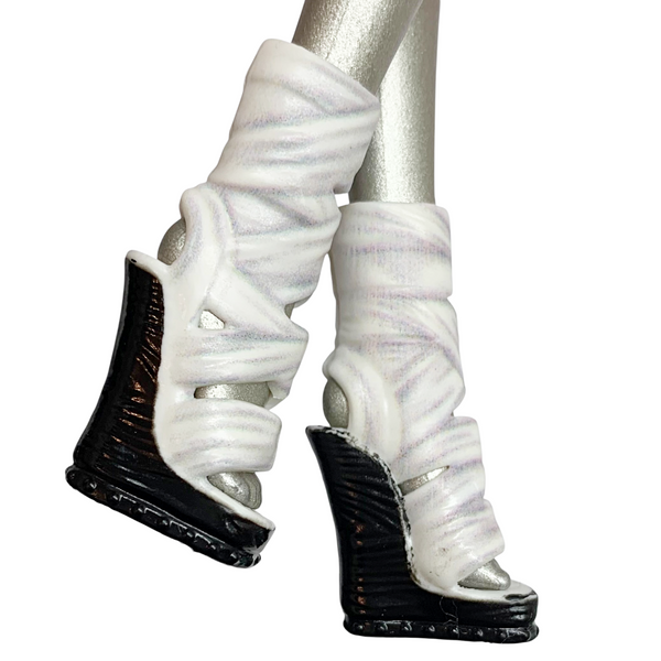 Monster High Cleo De Nile Reel Drama Doll Replacement White & Silver Gray Shoes