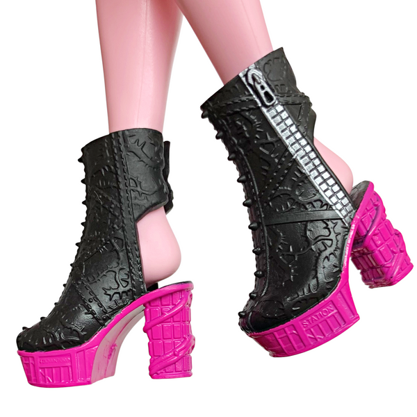 Monster High Venus McFlytrap Garden Mysteries G3 Doll Replacement Black Shoes