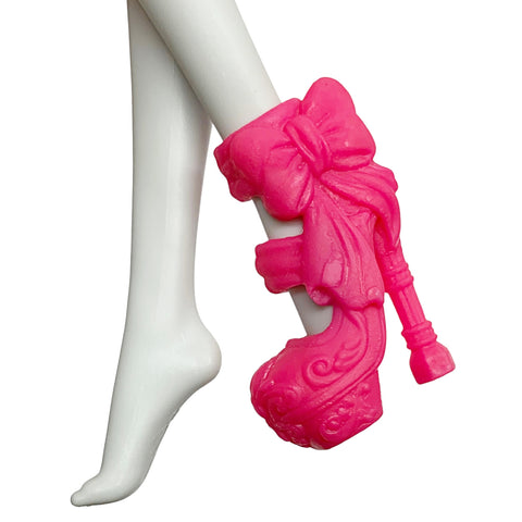 Monster High Freak Du Chic Rochelle Goyle Doll Replacement Left Pink Shoe