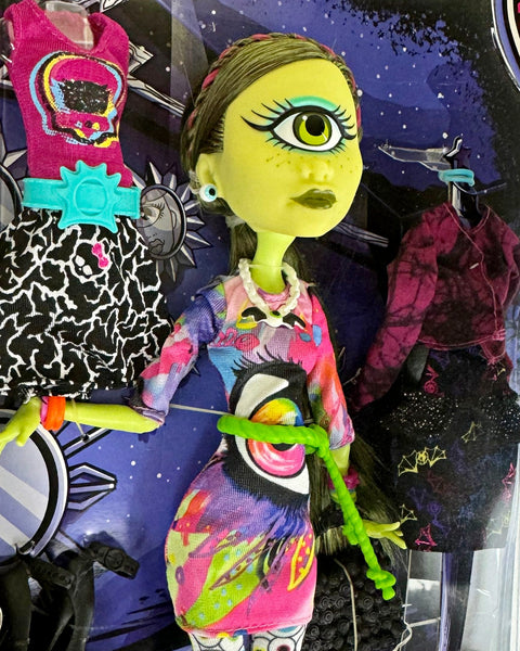 Monster High® Toys"R"Us Exclusive I Heart Fashion™ Iris Clops® Doll (CKD73)