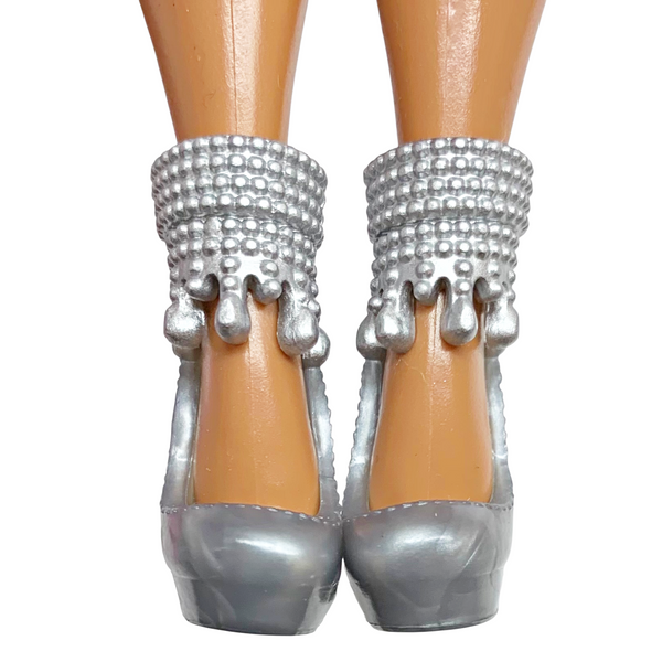 LOL Surprise OMG Missy Frost Fashion Show Style Edition Doll Replacement Silver Shoes