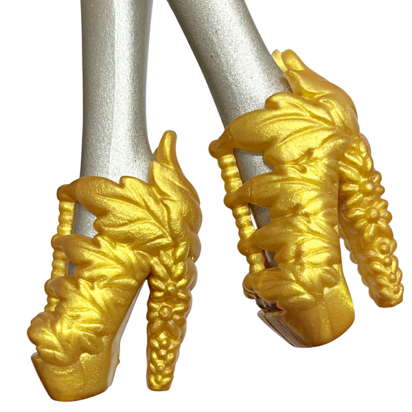Ever After High Apple White Mirror Beach Doll Replacement Gold Shoes