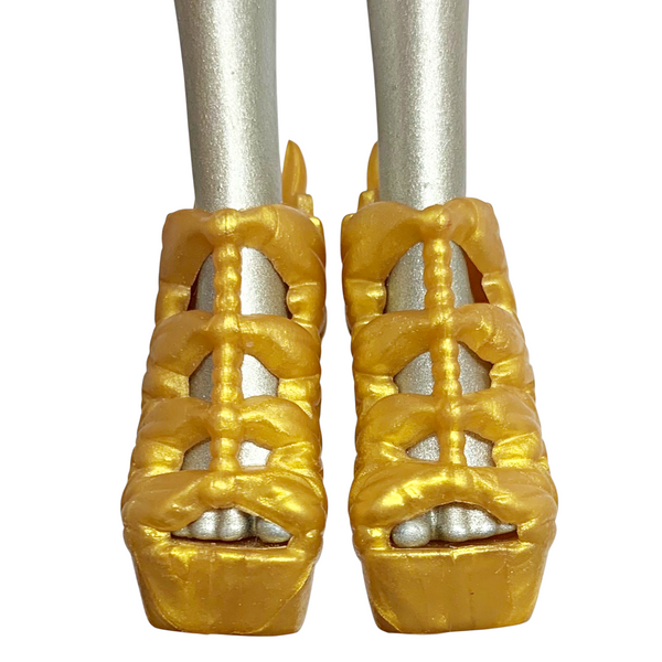 Ever After High Apple White Mirror Beach Doll Replacement Gold Shoes