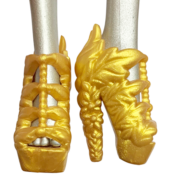 Ever After High Apple White Mirror Beach Doll Replacement Gold Shoes