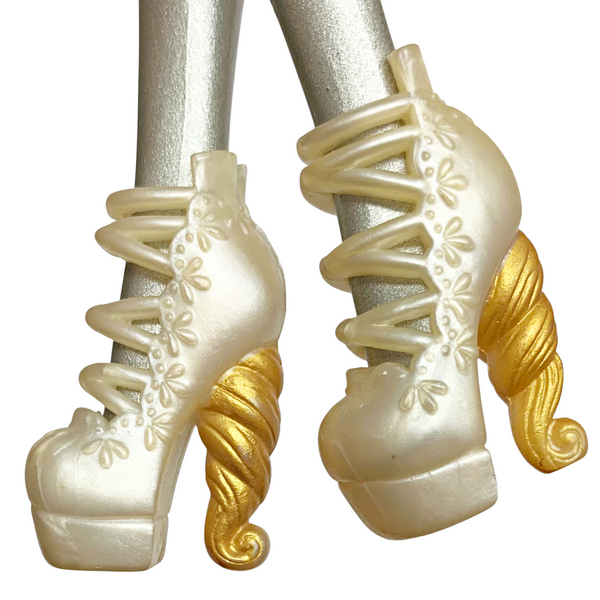 Ever After High Apple White Hat-Tastic Doll Replacement Pearl White & Gold Shoes