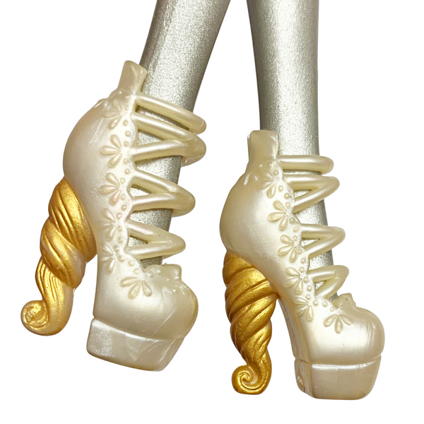 Ever After High Apple White Hat-Tastic Doll Replacement Pearl White & Gold Shoes