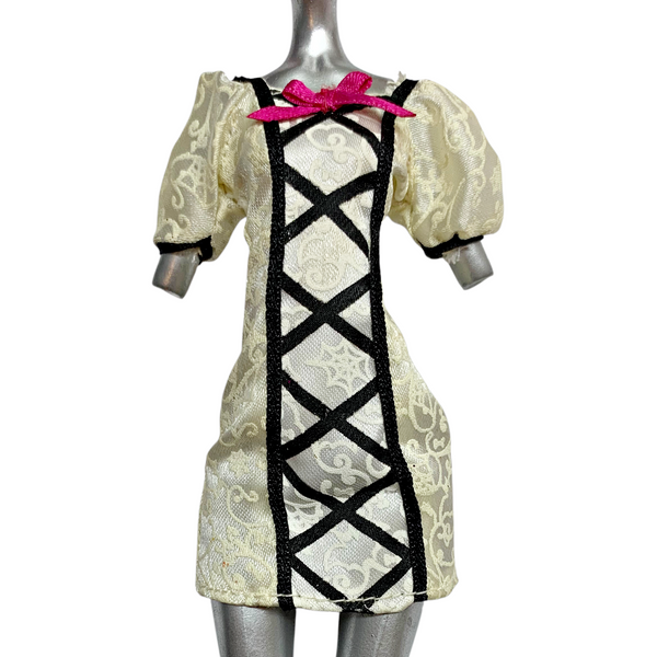 Monster High Clawd Wolf Sweet 1600 Replacement Draculaura Doll Gift Dress