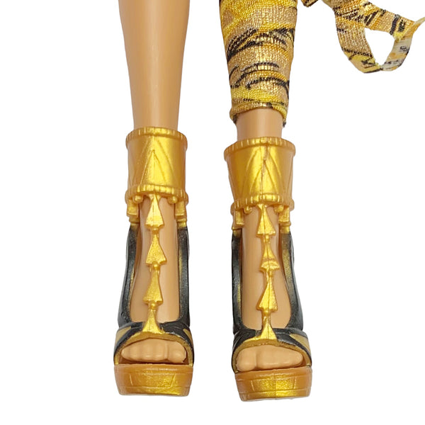 Monster High Cleo De Nile Maul Session Doll Golden Fashion Pack Outfit Set