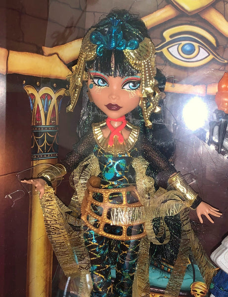 Monster High SDCC Collector The Vault Cleo De Nile & Ghoulia Yelps Doll Set (FCL36)