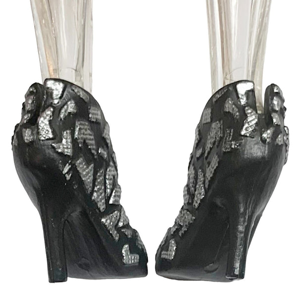 Novi Stars Gail Lexi Stellar Skinz Clear Alien Doll Replacement Black Shoes