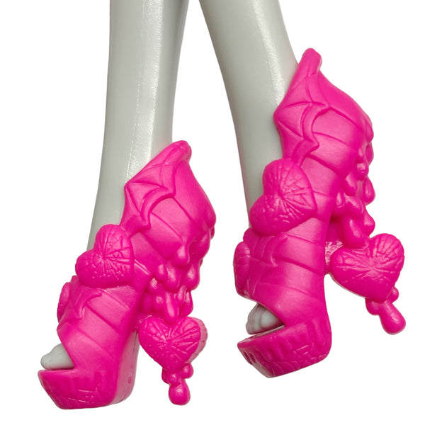 Monster High Creepateria Beast Bites Cafe Draculaura Doll Replacement Pink Heart Shoes