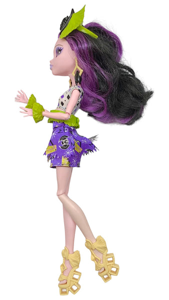 Monster High Ghouls Getaway Elissabat Doll With Headpiece & Outfit