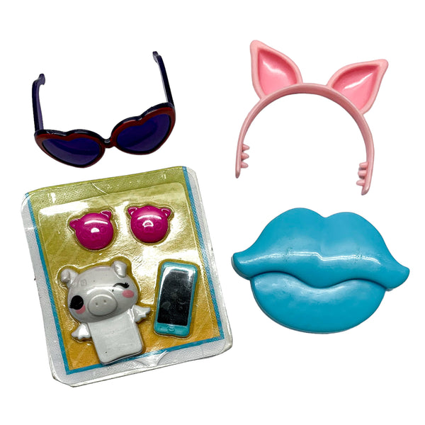 Bratz Instapets Cloe Doll Replacement Pig Accessories Set (Headband, Glasses, Earrings & Phone)