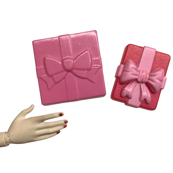Lot Of 2x Small Pretend Pink Gift Box Tops Compatible With Barbie Size Dolls