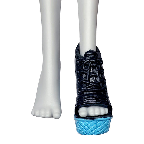 Monster High Ghoulia Doll Deluxe Fashion Pack Outfit Replacement Left Black & Blue Shoe