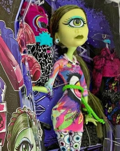 Monster High Iris Clops Toys"R"Us Exclusive I Heart Fashion Cyclops Doll (CKD73)