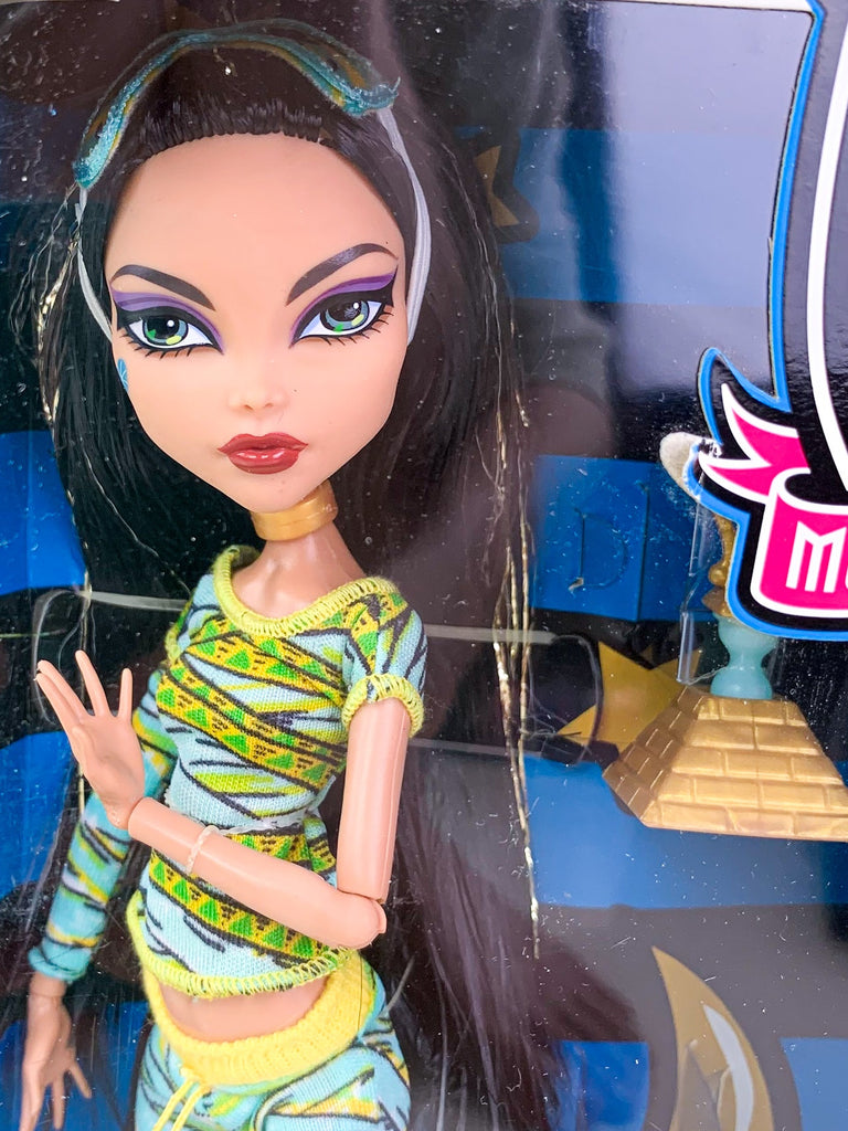 2010 Monster High MISB 11 Dead Tired Cleo de Nile Doll Mattel