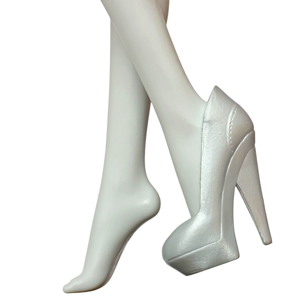 Monster High Scarah Screams I Heart Fashion Doll Replacement Left Silver Shoe