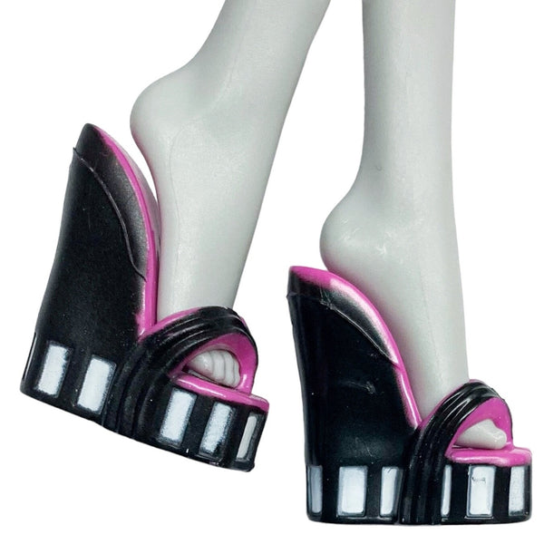 Monster High Lagoona Blue Boo-riginal Creeproduction Doll Replacement Black Shoes