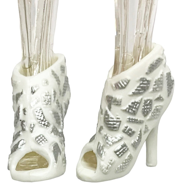 Novi Stars Cici Thru Stellar Skinz Clear Alien Doll Replacement White Shoes