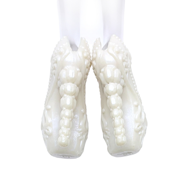 Ever After High Royally Ever After Apple White Doll Replacement Pearl White Shoes