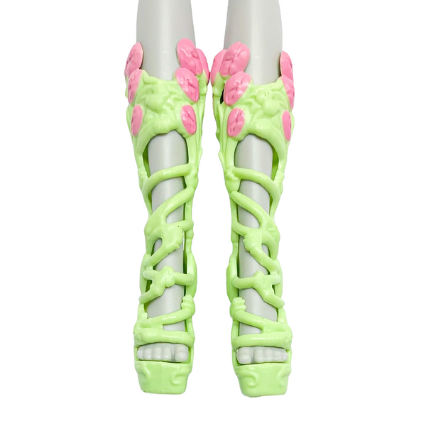 Ever After High 1st Chapter Nina Thumbell Doll Replacement Green Flower Shoes