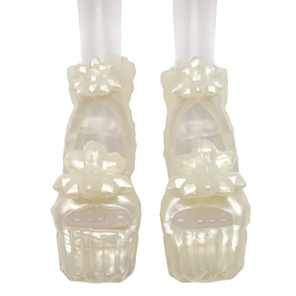 Monster High Scaris City Of Frights Abbey Bominable Doll Replacement Pearl White Shoes