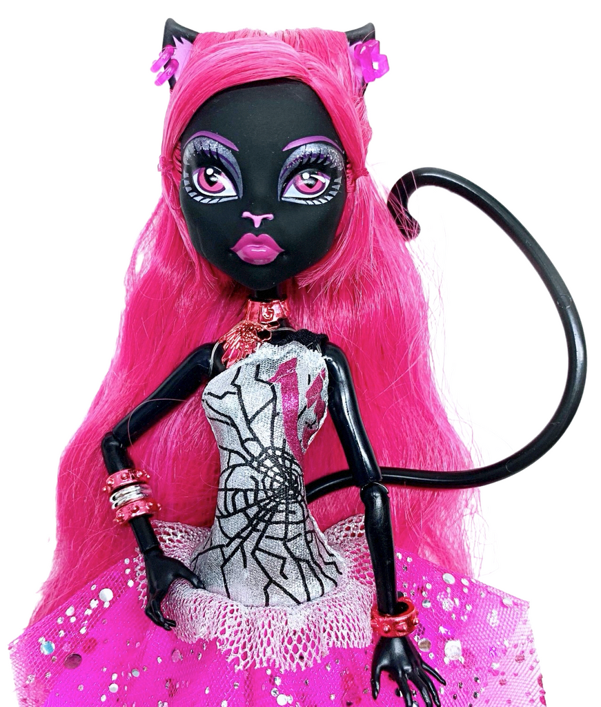 Catty Catty Noir Doll