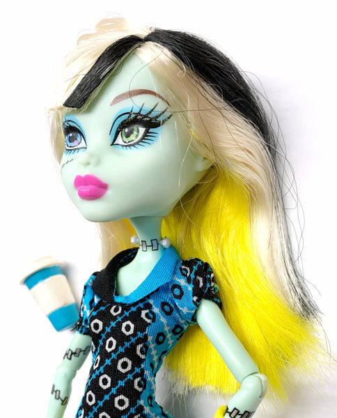 Monster High Coffin Bean Frankie Stein Doll With Outfit