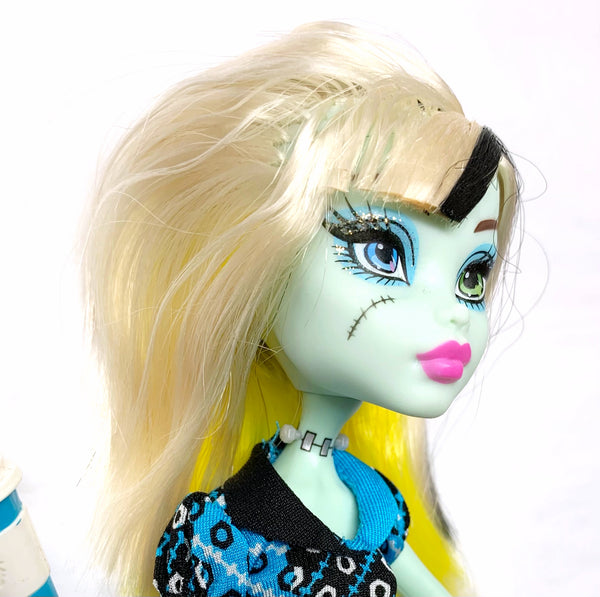 Monster High Coffin Bean Frankie Stein Doll With Outfit