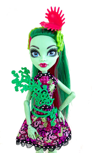 Monster High Party Ghouls Venus McFlytrap Doll With Outfit