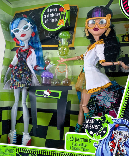 Monster High Mad Science Cleo De Nile & Ghoulia Yelps Dolls (BBC81)