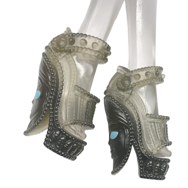 Monster High Haunted Kiyomi Haunterly Doll Replacement Gray Shoes