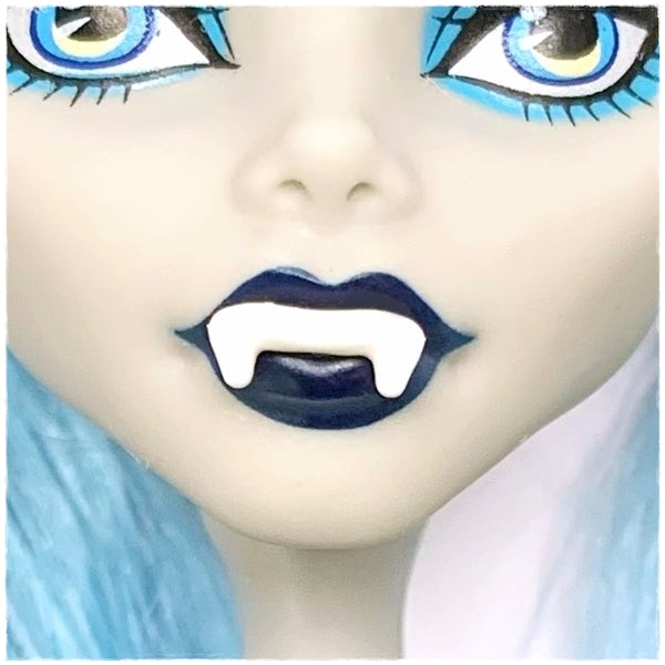 Monster High Freaky Fusion Ghoulia Yelps Doll Replacement Vampire Fangs Mouthpiece