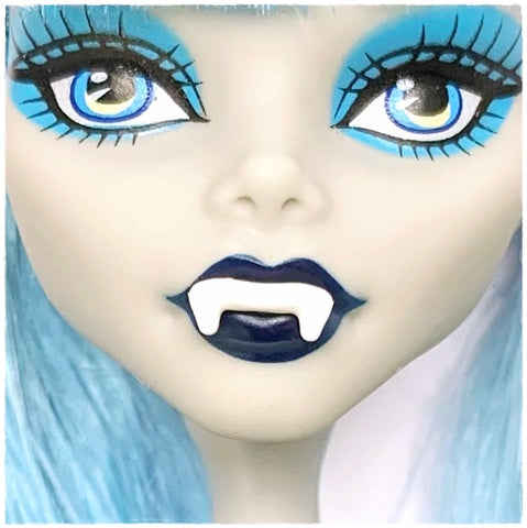 Monster High Freaky Fusion Ghoulia Yelps Doll Replacement Vampire Fangs Mouthpiece