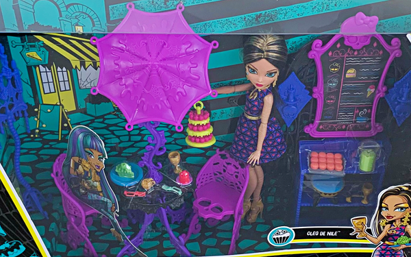 Monster High Cleo De Nile Scream & Sugar Cafe Playset (DPX08)