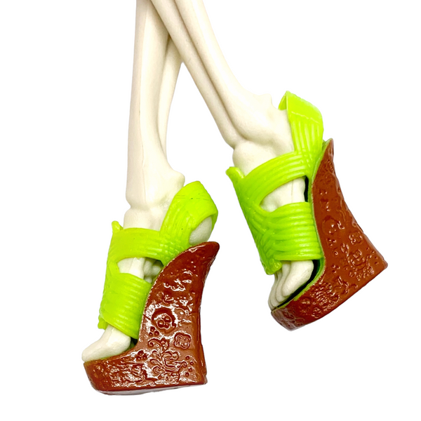 Monster High Scaris Skelita Calaveras Doll Outfit Replacement Green & Brown Shoes